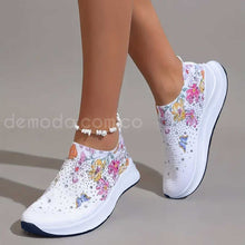 Cargar imagen en el visor de la galería, Zapatillas con decoración de gemas, livianos y estampado de flores