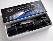 Cargar imagen en el visor de la galería, Linterna Taser  - Linterna de alta potencia con taser incluido para defensa personal
