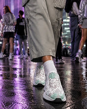 Cargar imagen en el visor de la galería, K-Fashion — Colección Seoul Vibes
